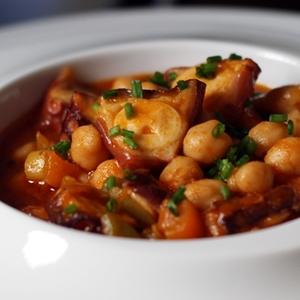 Garbanzos con pulpo