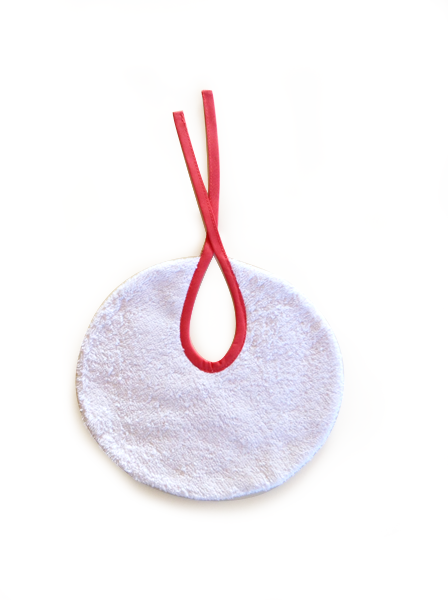 BABERO_REDONDO_DETRAS_GATOS