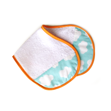 TOALLA_LACTANCIA_DOBLADA_NUBES