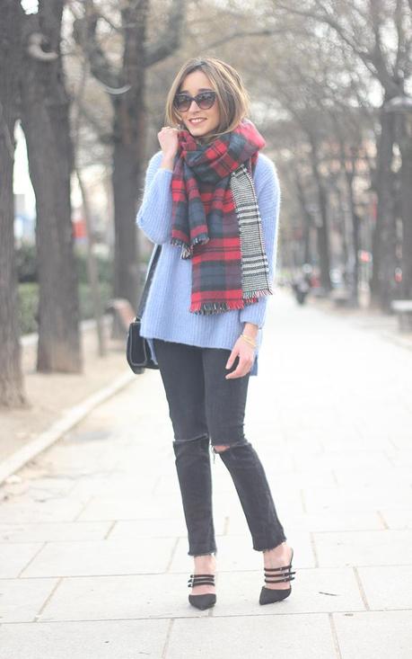 blue light sweater and tartan01