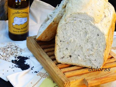Pan de cerveza, avena y sésamo (panificadora)