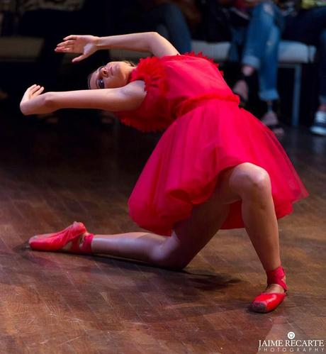 Por la pasarela en puntas de ballet