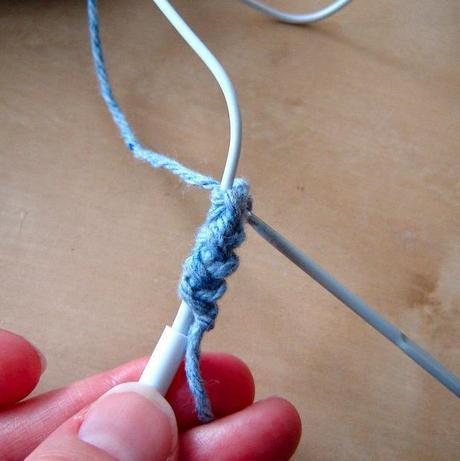 2273.- Crochet para el movil