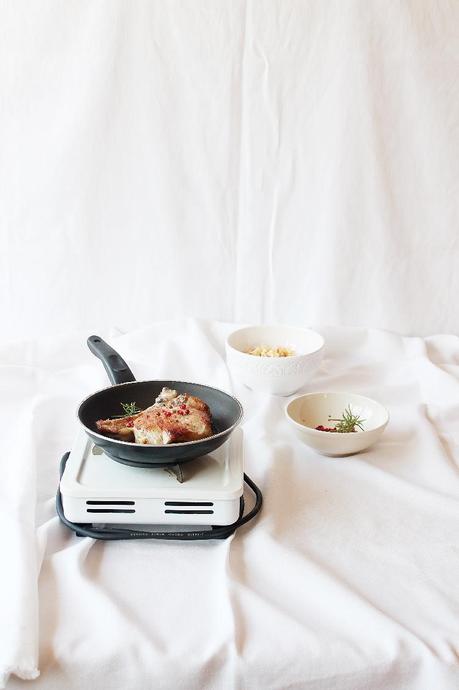 Chuletas de cerdo rellenas de manzana, queso y nueces