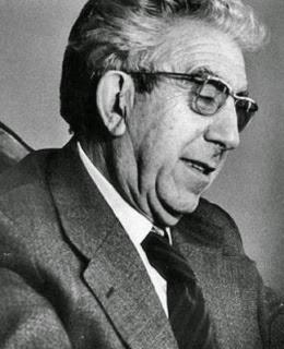 Un Día Como Hoy Nació; Faustino Cordón Bonet Un Día Como Hoy Nació; Faustino Cordón Bonet