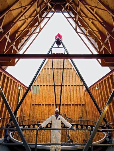 El sorprendente espejo del telescopio LZT