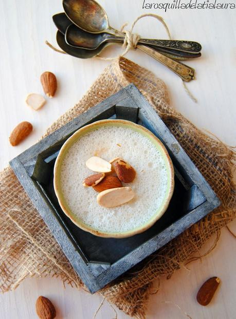 LECHE DE ALMENDRAS COCIDA CON NARANJA Y AMARETTO (postre vegano)