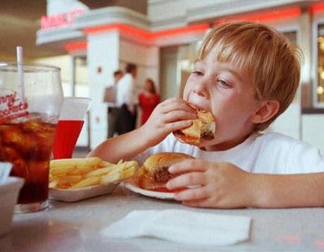 Comida rápida puede impedir aprendizaje en los niños