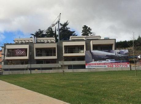 IMÁGENES DE OBRA DE LOS ADOSADOS DISEÑADOS POR A-CERO EN PAMPLONA