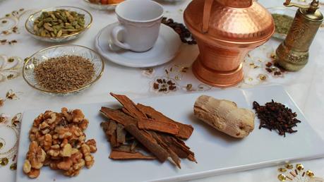 Café árabe con especias قهوة عربية