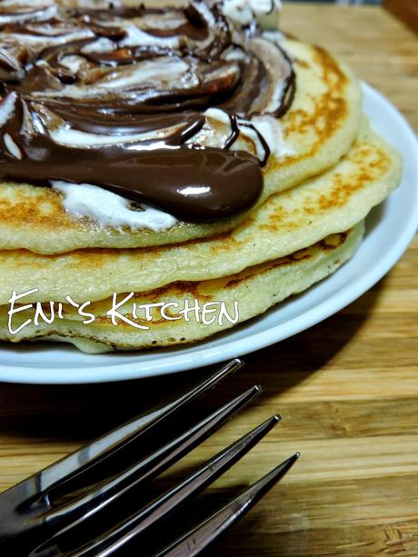 Crepes al limón con nata y chocolate!  - Clatite cu aroma de lamaie