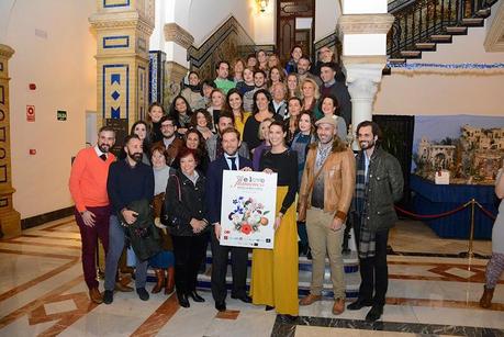Cambio de farolas en el parque de María Luisa y desfile flamenco en el hotel Alfonso XIII