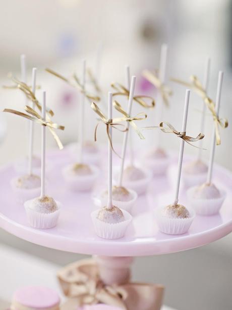 Feliz Año Nuevo / Happy New Year Feliz Año Nuevo / Happy New Year