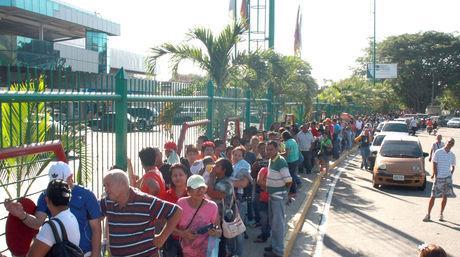 Las colas que Maduro no quiere que veas!