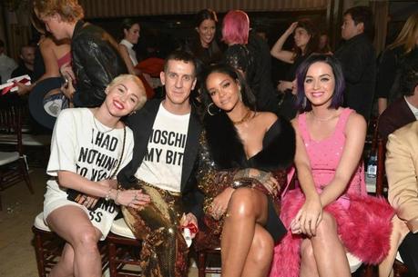 Miley Cyrus, Rihanna y Katy Perry se visten de Moschino para los Fashion Los Ángeles Awards