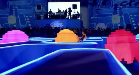 Un “Comecocos” gigante en el anuncio de Bud Light para la Super Bowl