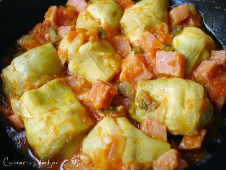 Alcachofas con jamón de pavo