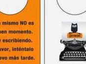 Aviso: Escritora trabajando