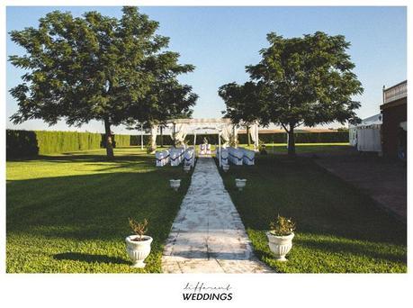 celebracion-de-una-boda--diferente-en-exterior