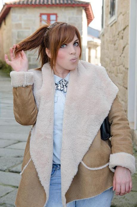 Shearling Jacket de Oasap con total denim