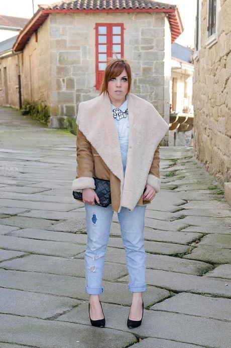 Shearling Jacket de Oasap con total denim