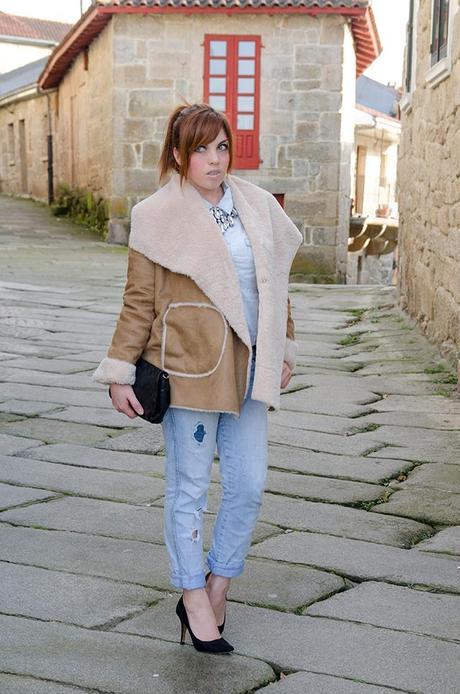 Shearling Jacket de Oasap con total denim