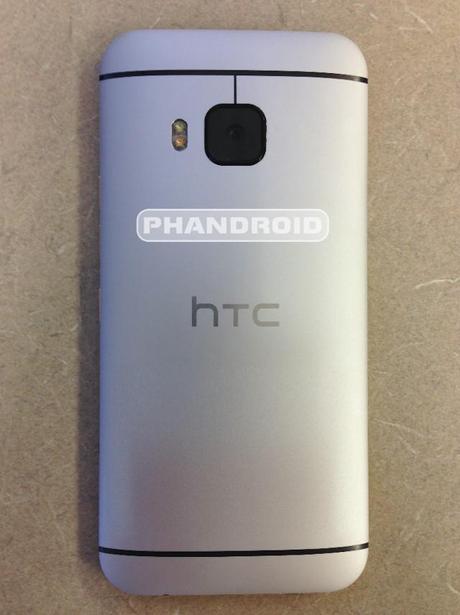 HTC One M9 Hima trasera