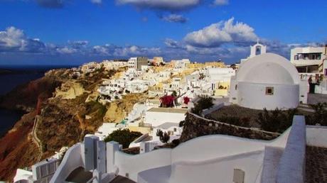 Las iglesias con cúpulas azules de Oia. Santorini. Grecia