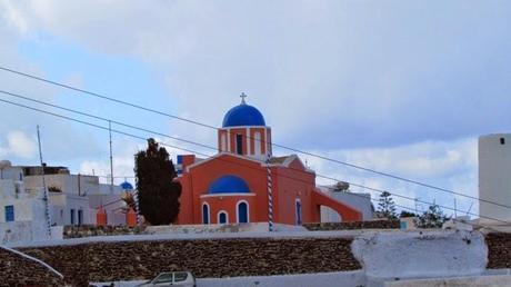 Las iglesias con cúpulas azules de Oia. Santorini. Grecia