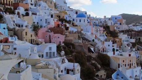 Las iglesias con cúpulas azules de Oia. Santorini. Grecia