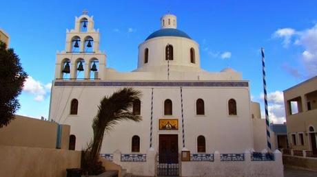 Las iglesias con cúpulas azules de Oia. Santorini. Grecia