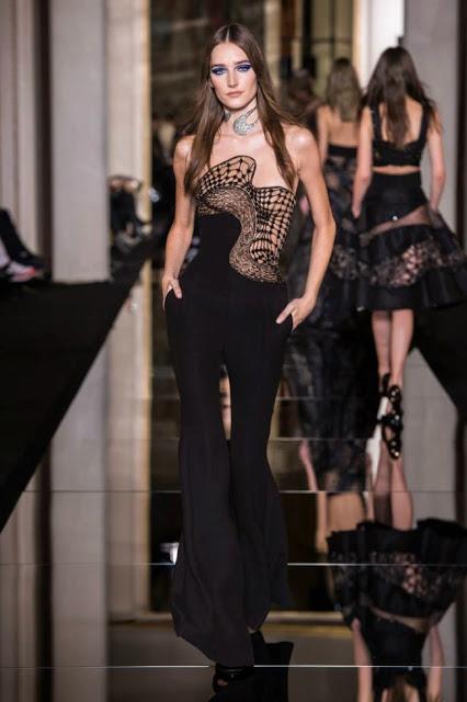 Atelier Versace presenta su colección de primavera 2015