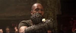 elhombredelospunoshierro2