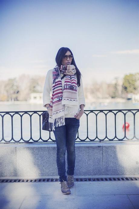 street style barbara crespo hake leopard sneakers scarf el retiro outfit fashion blogger blog de moda street style barbara crespo hake leopard sneakers scarf el retiro outfit fashion blogger blog de moda