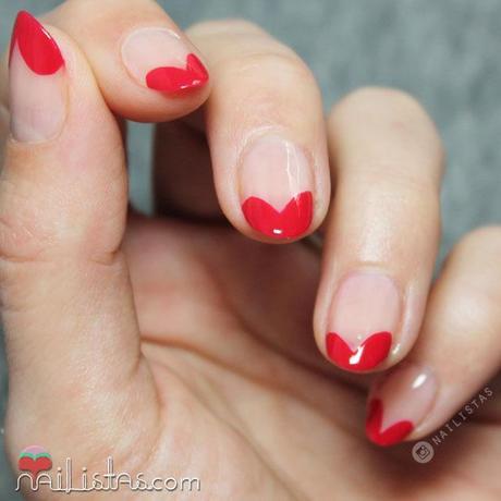 Manicura francesa con corazones paso a paso
