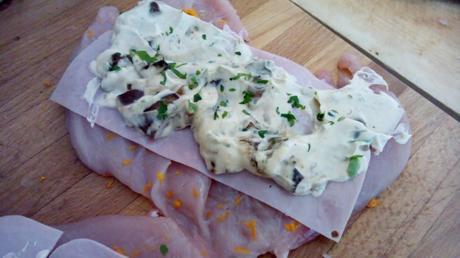 Pechugas de pollo rellenas de jamón cocido y crema de mascarpone con boletus pollofarcito7