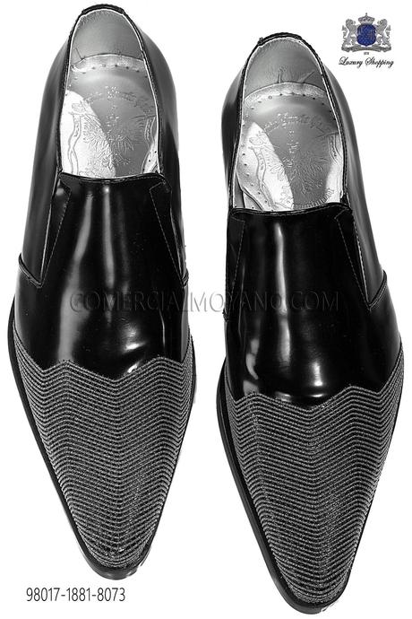 http://www.comercialmoyano.com/es/colecciones-2015/emotion/zapatos/1464-zapatos-botin-negro-adornos-metal-98017-1881-8073-ottavio-nuccio-gala.html