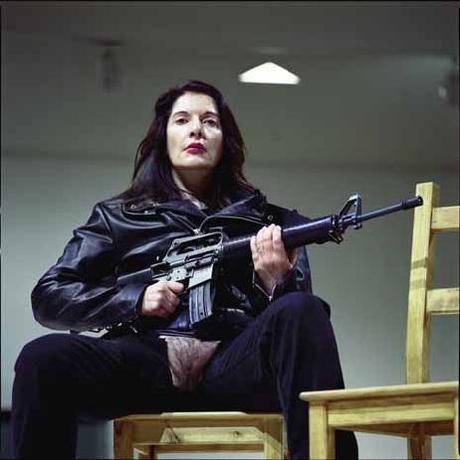 CUANDO EL ARTE SE CONVIERTE EN MÉTODO: MARINA ABRAMOVIC CUANDO EL ARTE SE CONVIERTE EN MÉTODO: MARINA ABRAMOVIC