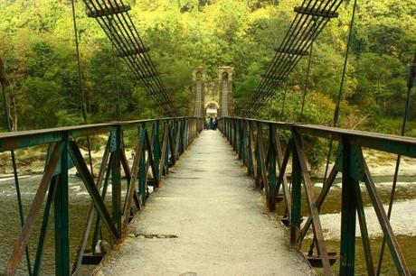 6499-small-suspension-bridge