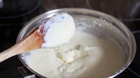 Cruasanes árabes rellenos (croissants) شعيبيات بالقشطة