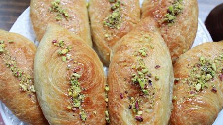 Cruasanes árabes rellenos (croissants) شعيبيات بالقشطة