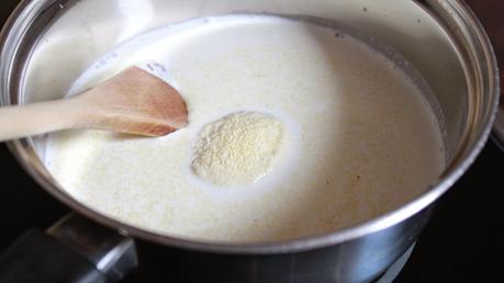 Cruasanes árabes rellenos (croissants) شعيبيات بالقشطة