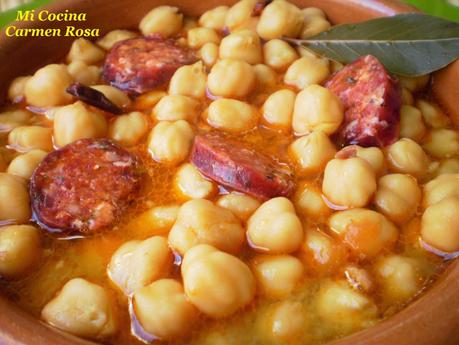 POTAJE DE GARBANZOS CON CHORIZO
