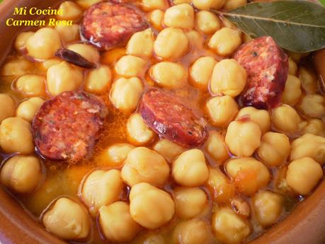 POTAJE DE GARBANZOS CON CHORIZO