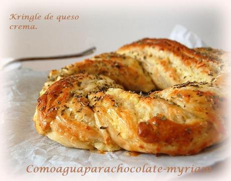 KRINGLE DE QUESO CREMA . Vamos, una rosa de pan!!