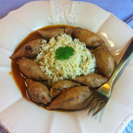 Chipirones Rellenos Con Salsa De Cebolla Morada