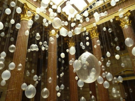 Ideas diferentes para incluir globos en tu boda Globos