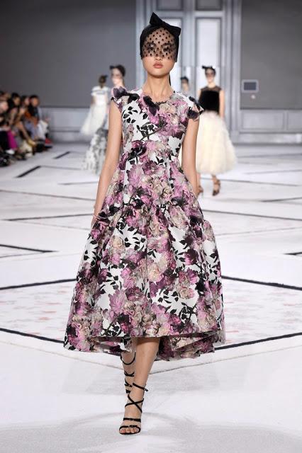 Giambattista Valli se vuelve romántico para su desfile de primavera de Alta Costura 2015