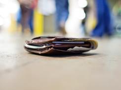 ¿DEVUELVES LA CARTERA?