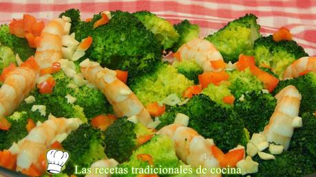 Brócoli al horno con langostinos